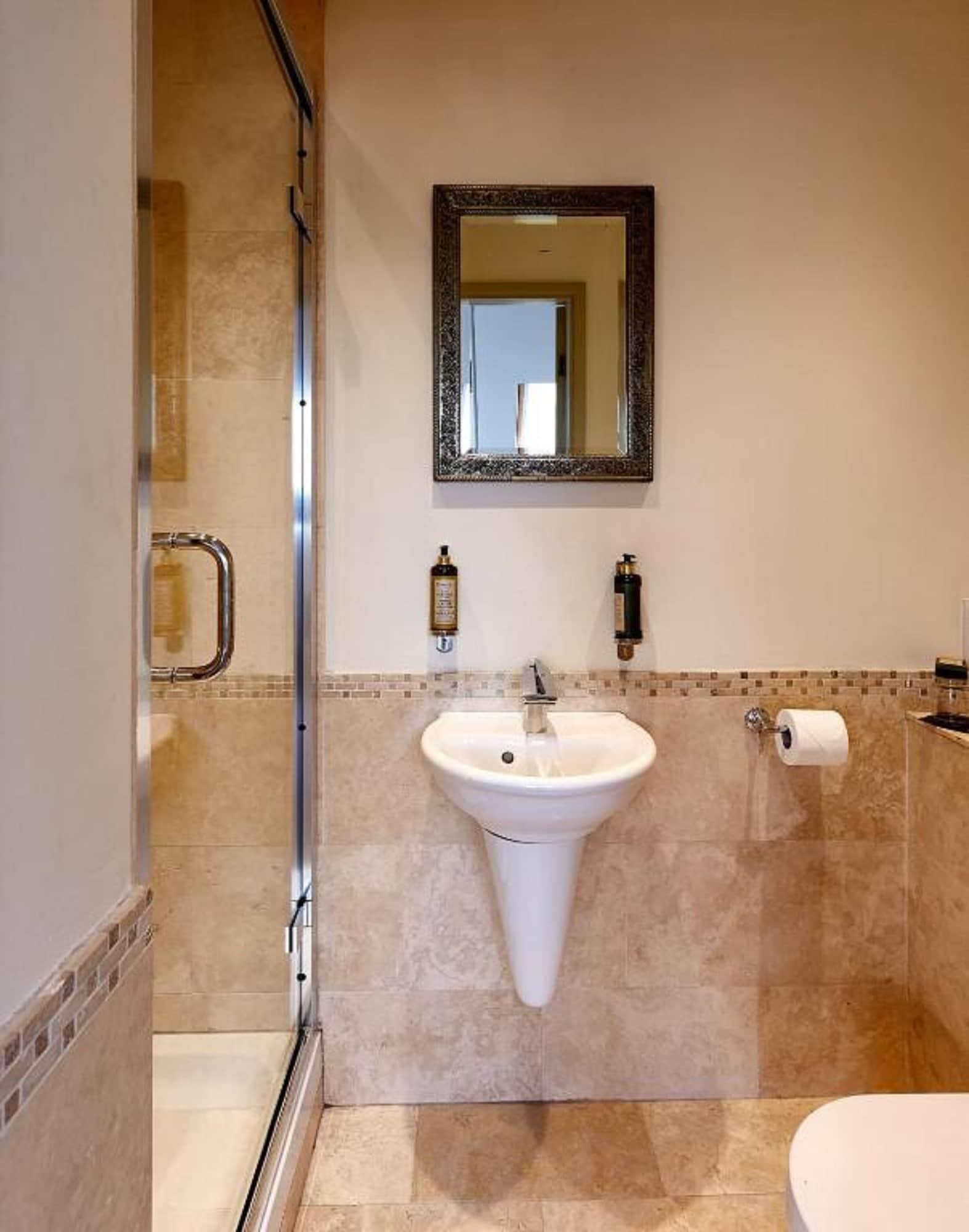 Dorian House Boutique B&B - Free Parking! Bath Ngoại thất bức ảnh A wet room