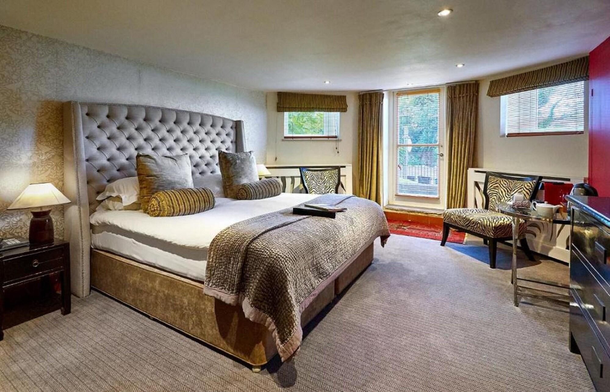 Dorian House Boutique B&B - Free Parking! Bath Ngoại thất bức ảnh A bedroom at The Grove