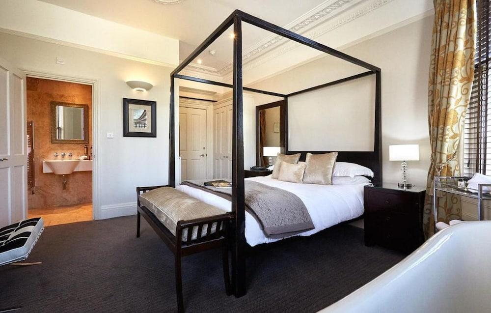 Dorian House Boutique B&B - Free Parking! Bath Ngoại thất bức ảnh A bedroom at the hotel