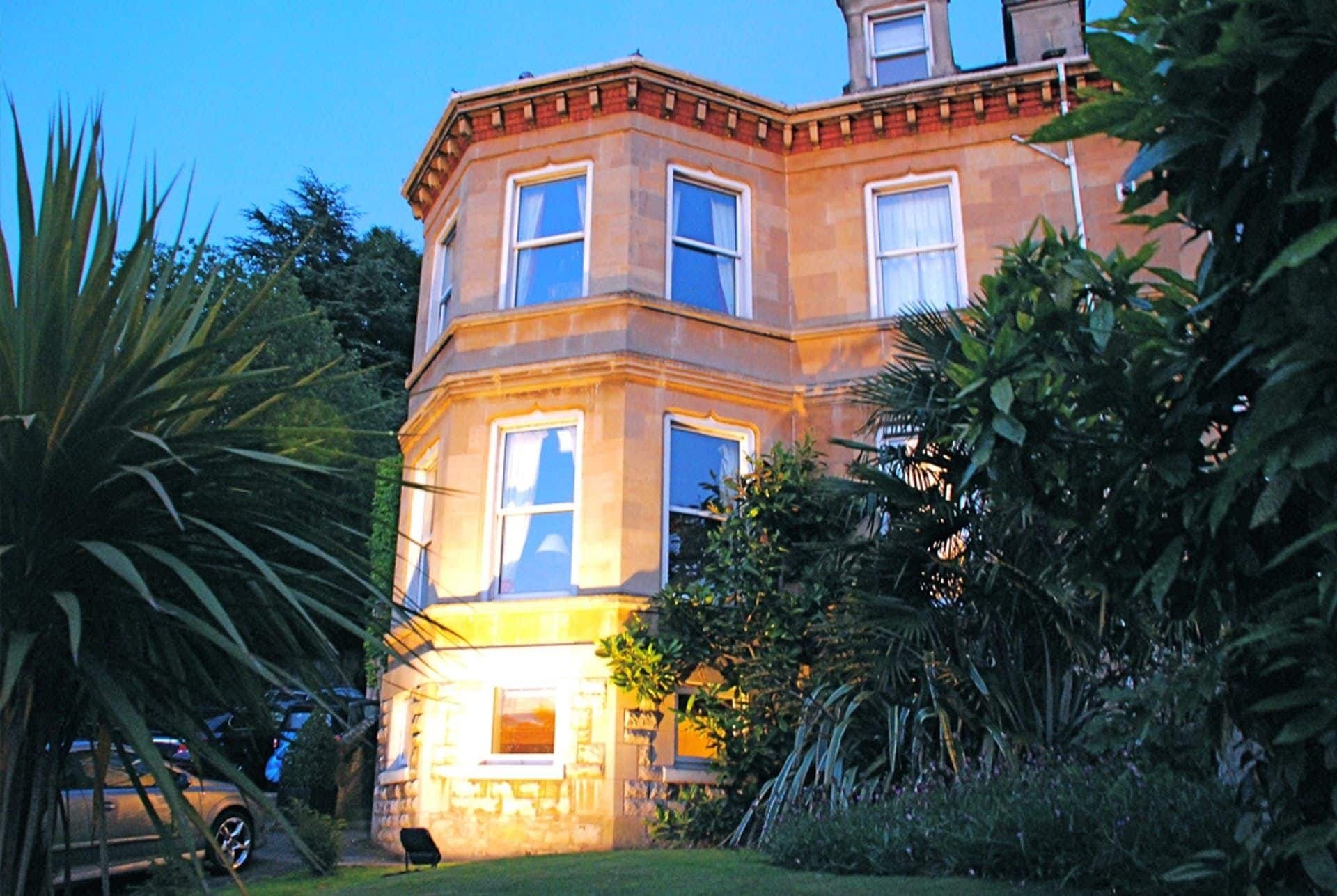 Dorian House Boutique B&B - Free Parking! Bath Ngoại thất bức ảnh The former home of the 10th Duke of Grafton at 100 Park Street, Edinburgh